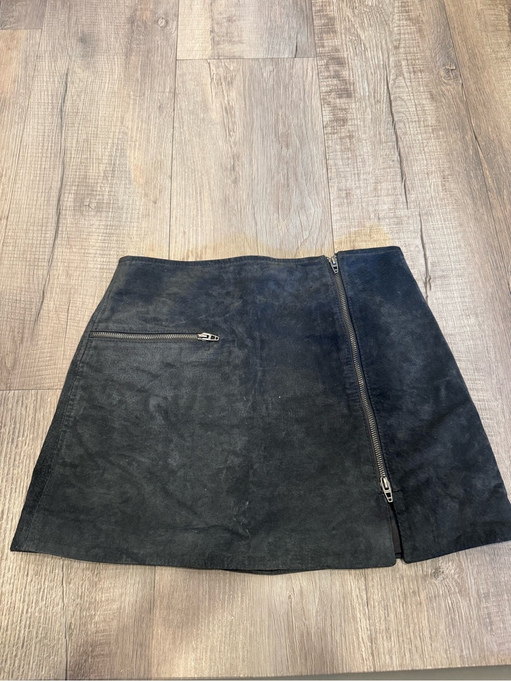 Blank NYC Grey Suede-Look Zip Mini Skirt